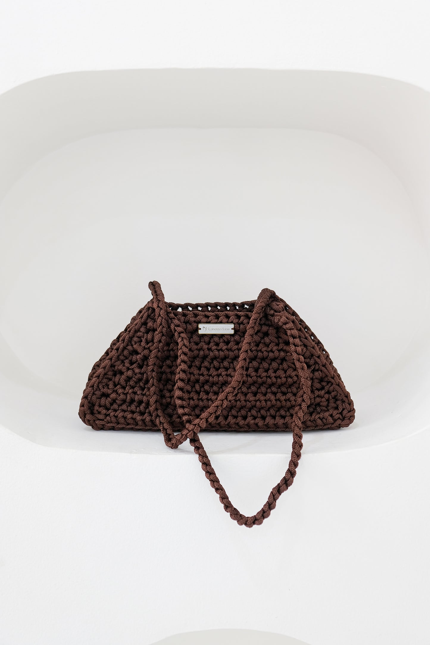 Velin Triangle Crochet Shoulder-Bag in Chocolate