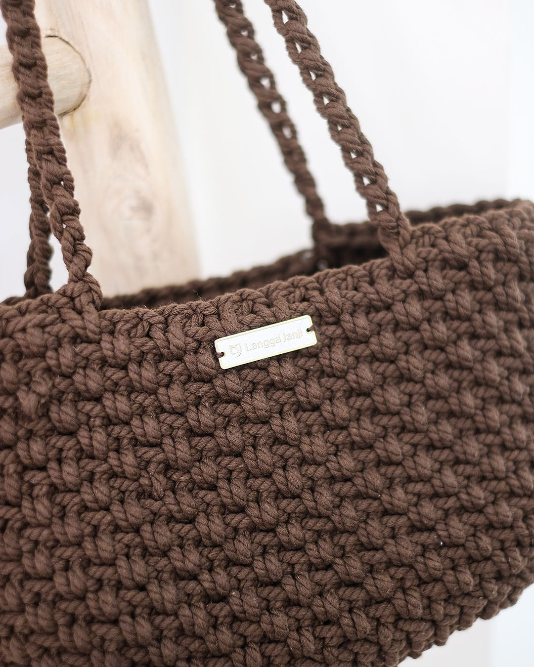 Lydia Crochet Shoulder-Bag in Chocolate