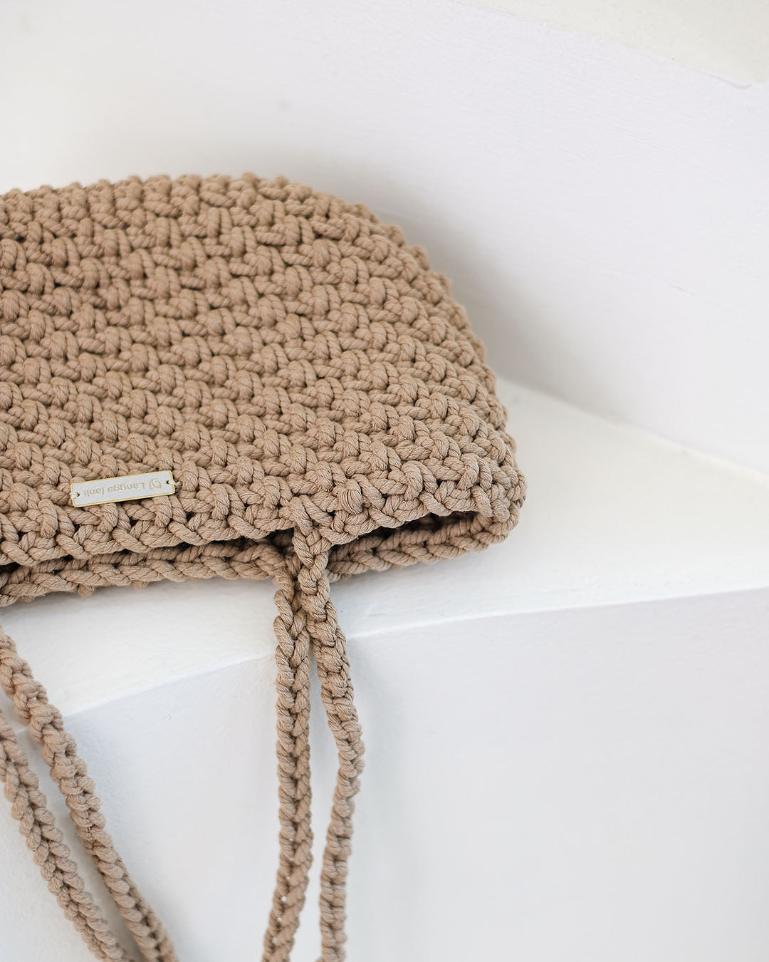 Lydia Crochet Shoulder-Bag in Cappucinno